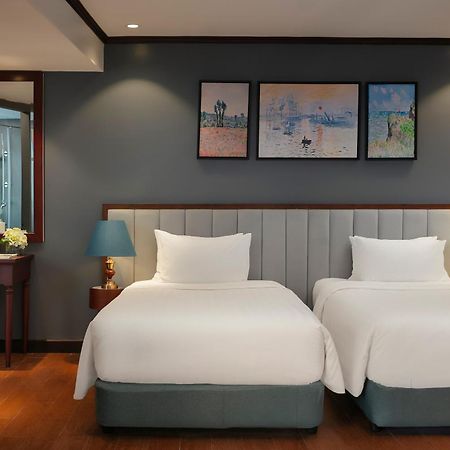 May De Ville Corner Hotel Hanoi Bagian luar foto