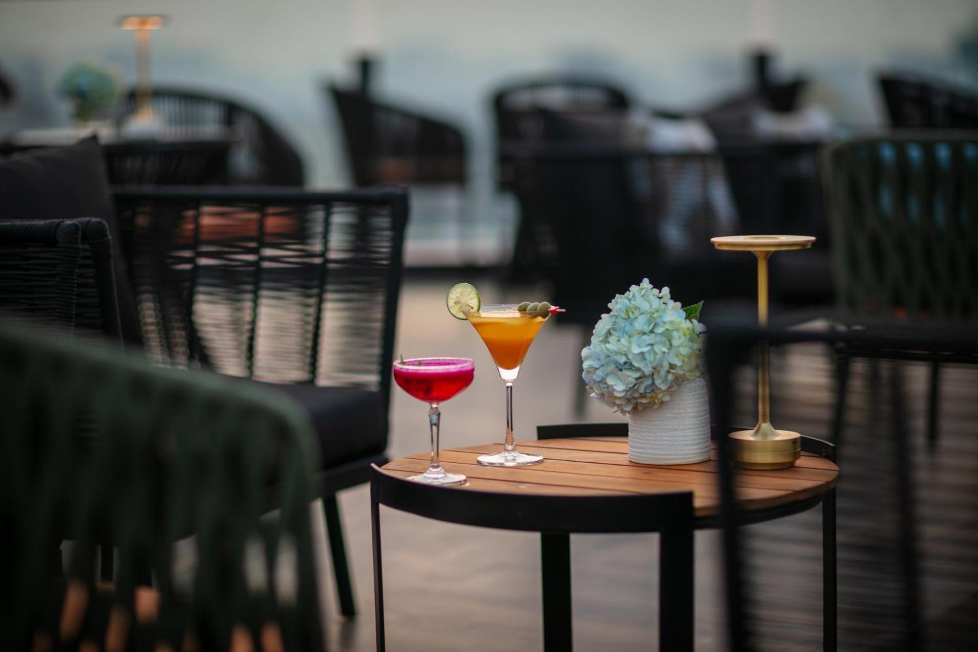 May De Ville Corner Hotel Hanoi Bagian luar foto