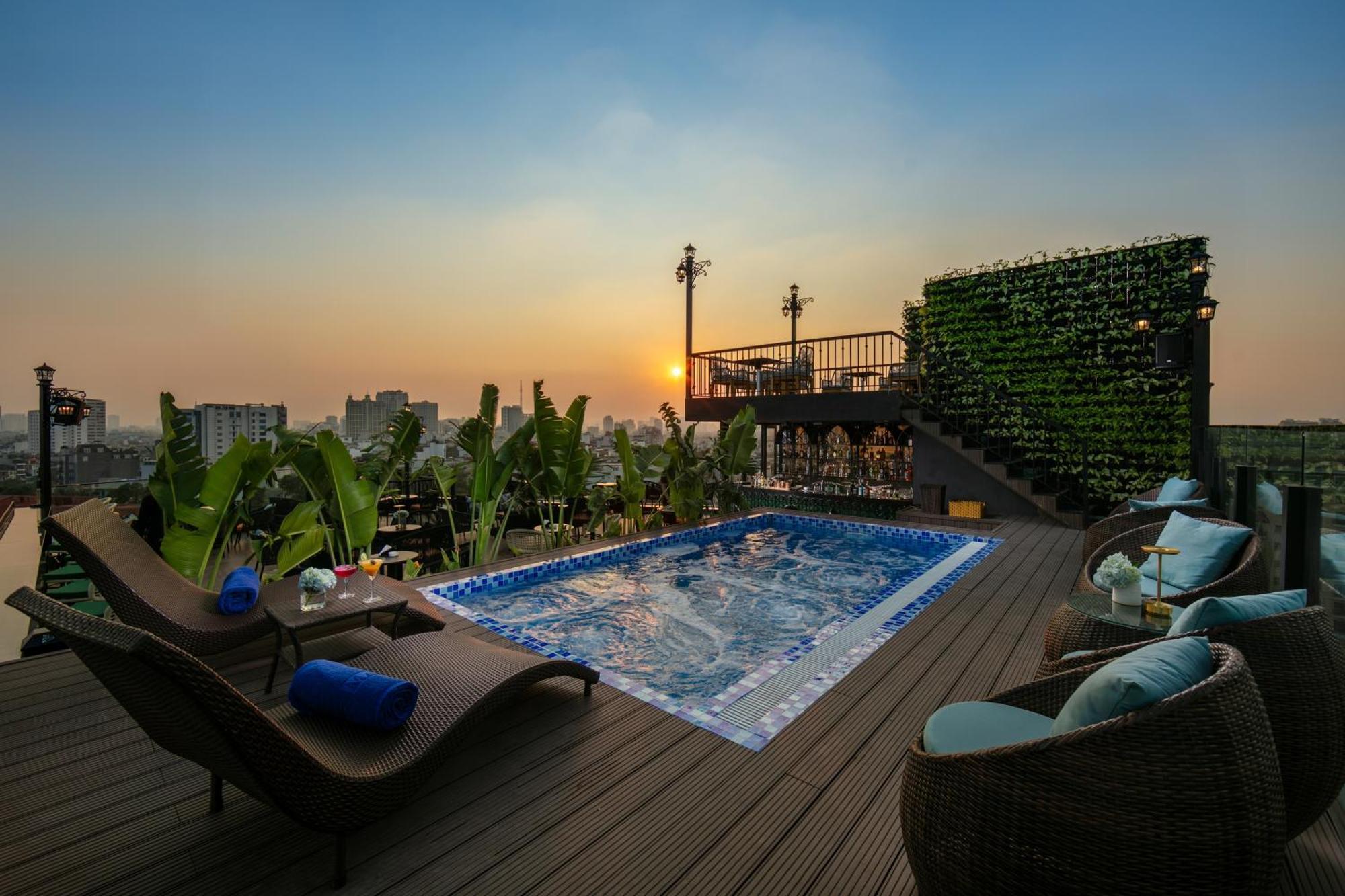May De Ville Corner Hotel Hanoi Bagian luar foto