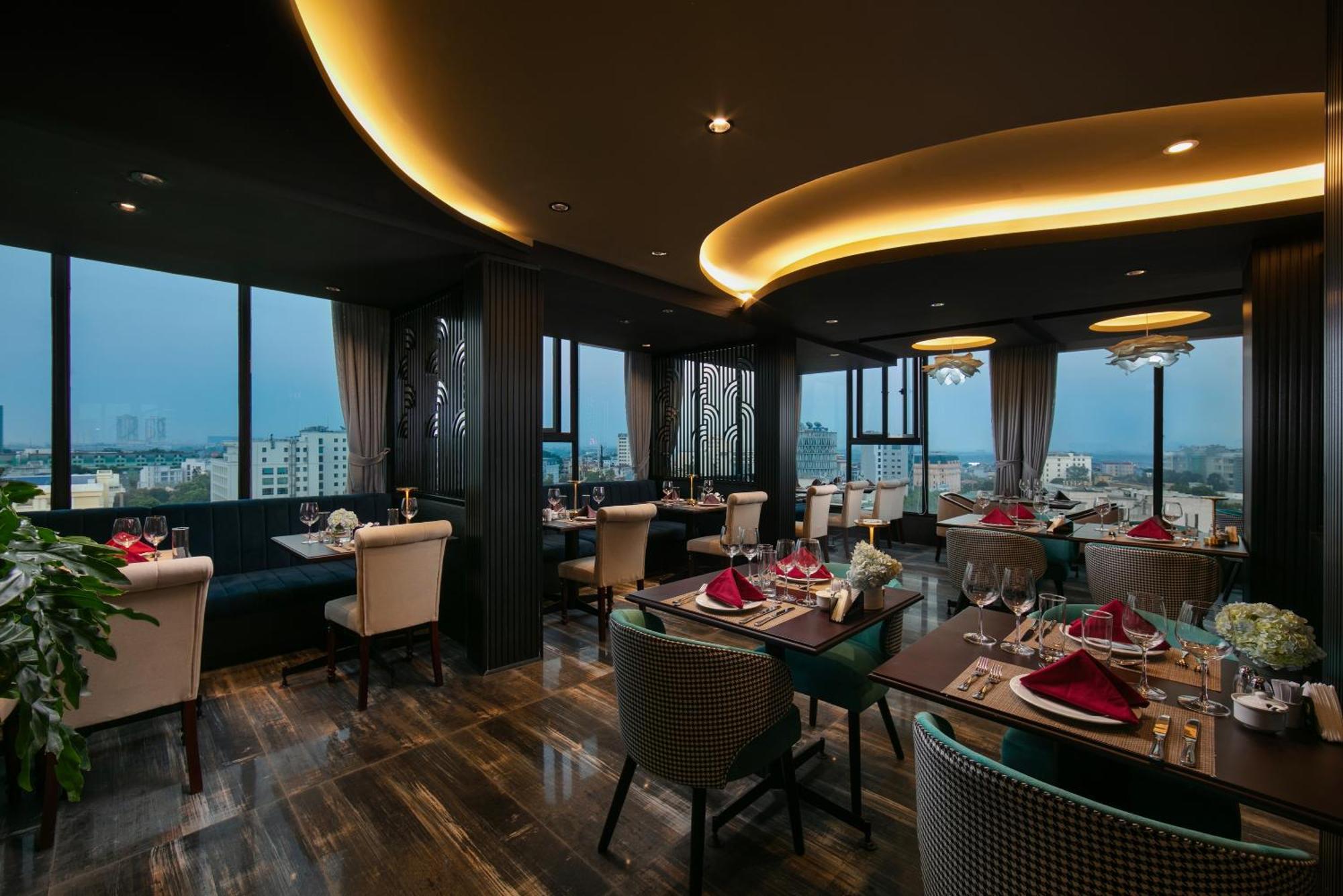 May De Ville Corner Hotel Hanoi Bagian luar foto