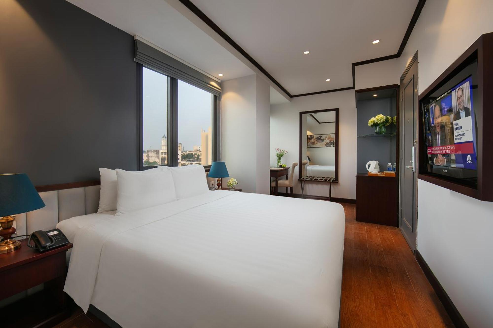 May De Ville Corner Hotel Hanoi Bagian luar foto