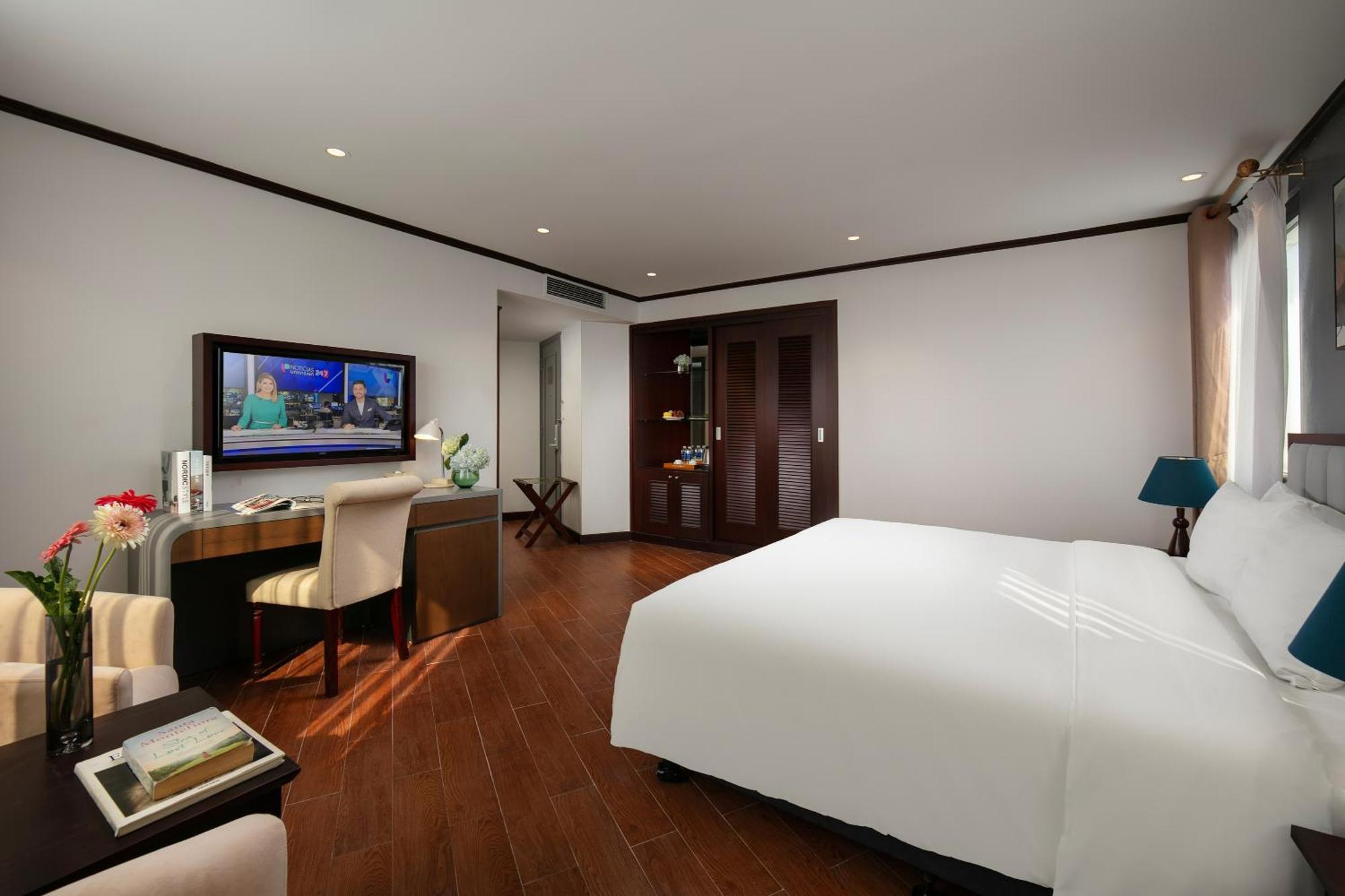 May De Ville Corner Hotel Hanoi Bagian luar foto