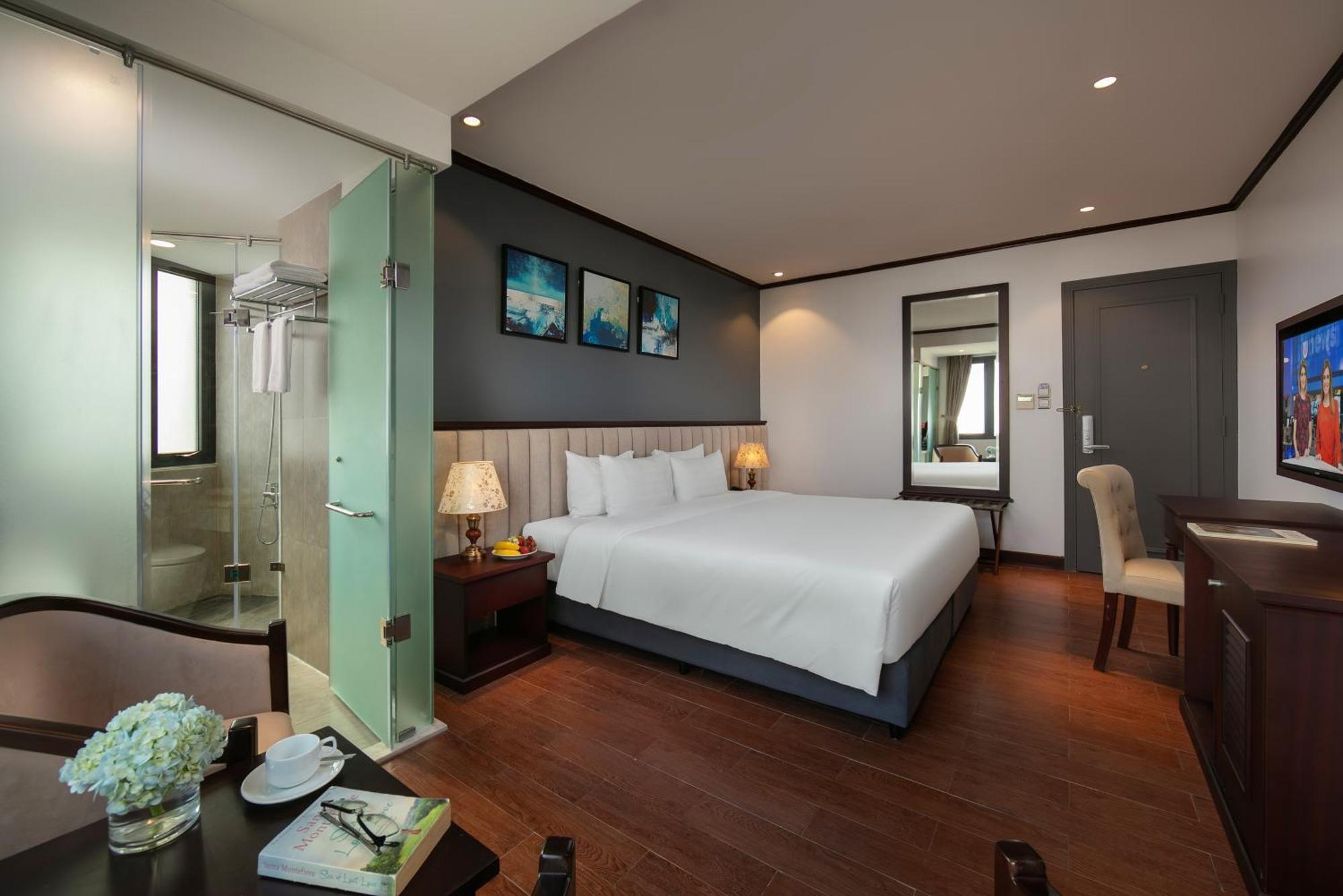 May De Ville Corner Hotel Hanoi Bagian luar foto