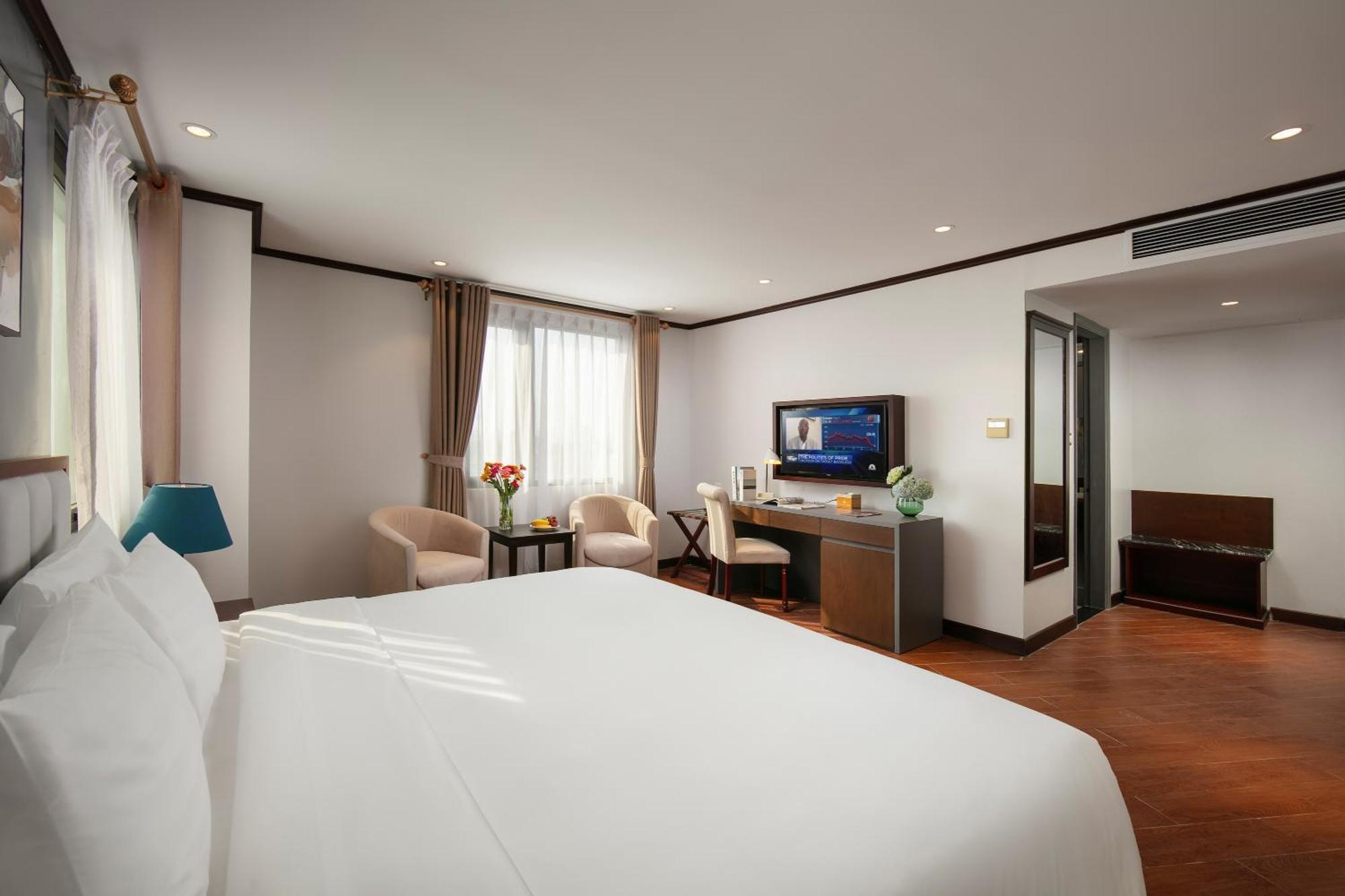 May De Ville Corner Hotel Hanoi Bagian luar foto