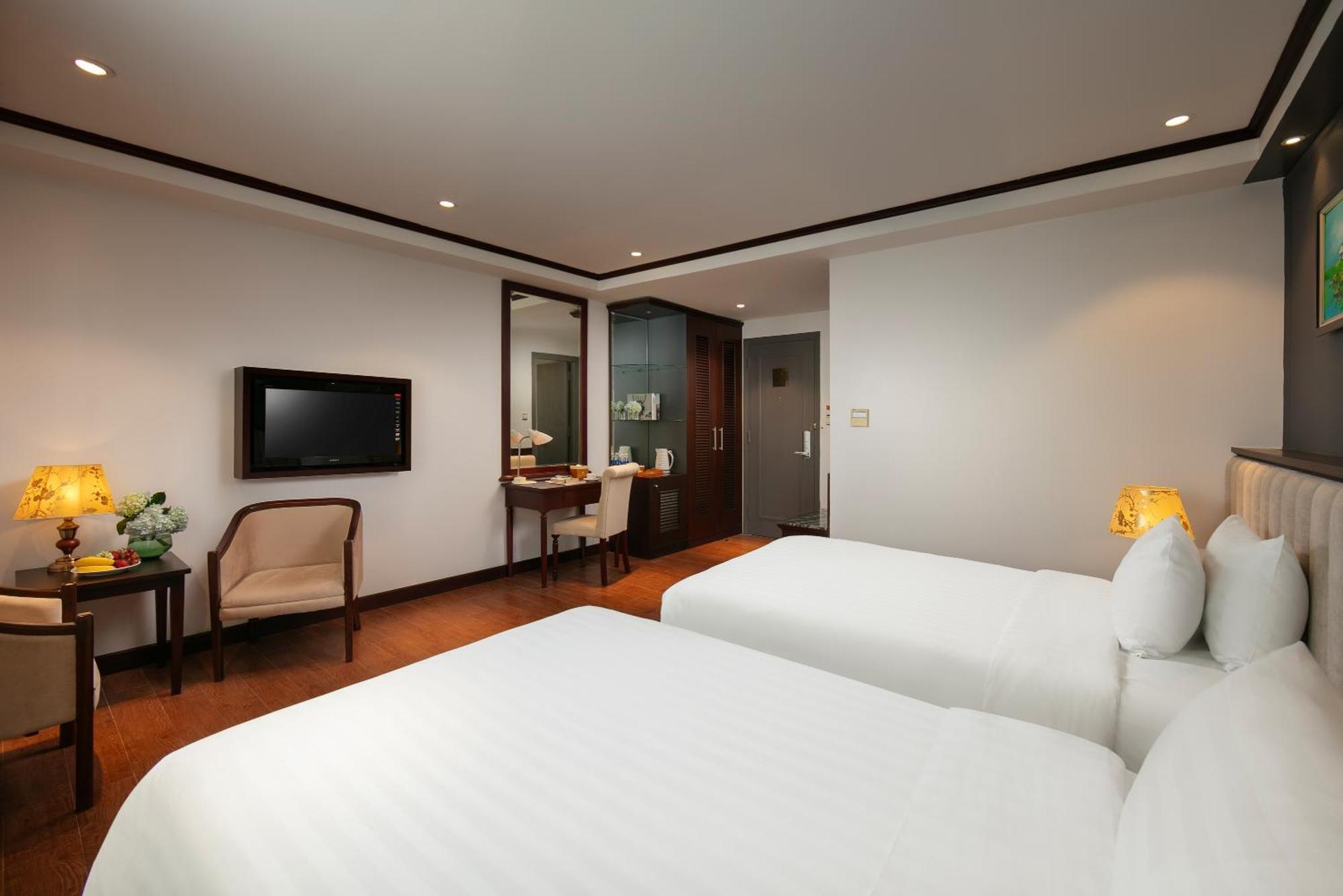 May De Ville Corner Hotel Hanoi Bagian luar foto