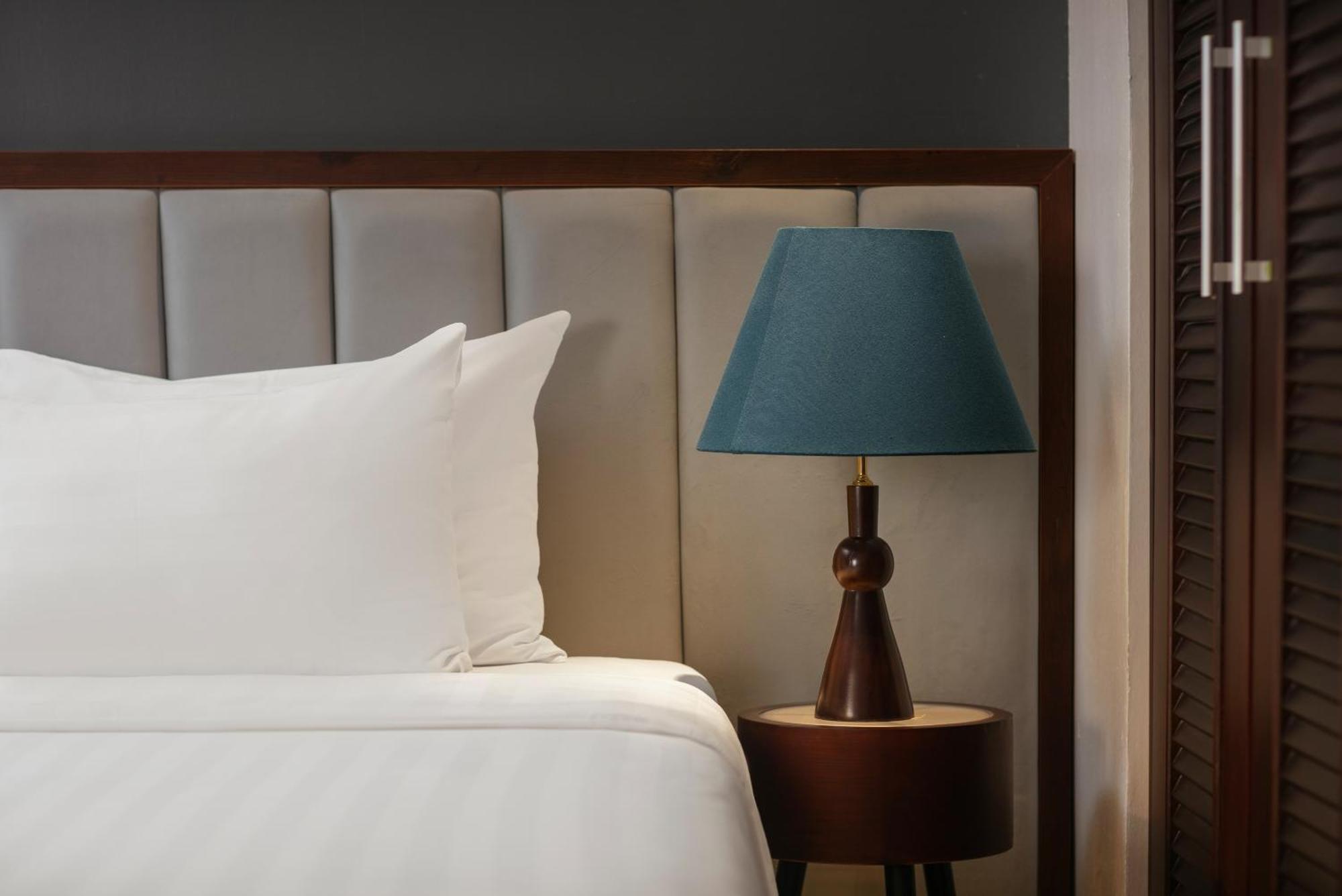 May De Ville Corner Hotel Hanoi Bagian luar foto